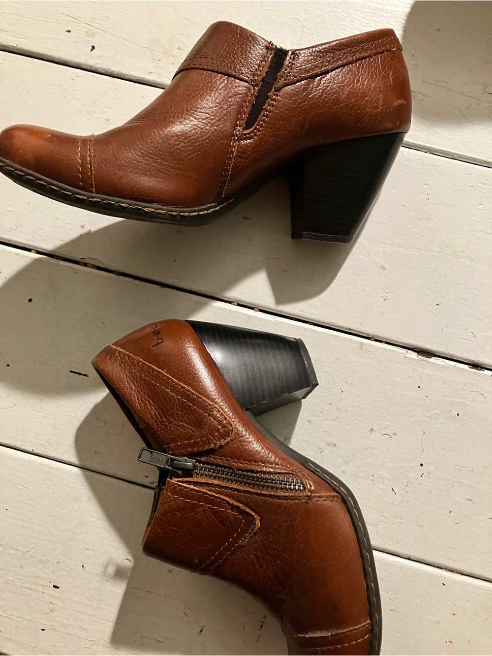Women's BOC Born Tan Leather Block Heel Ankle Booties Side Zip Size 7
